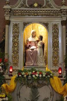 Sta Ana Parish altar