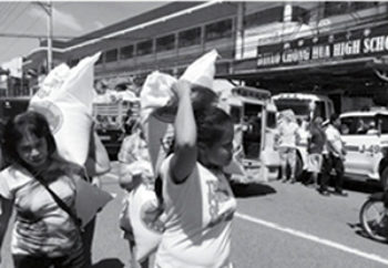 Tzu Chi Foundation rice distribution