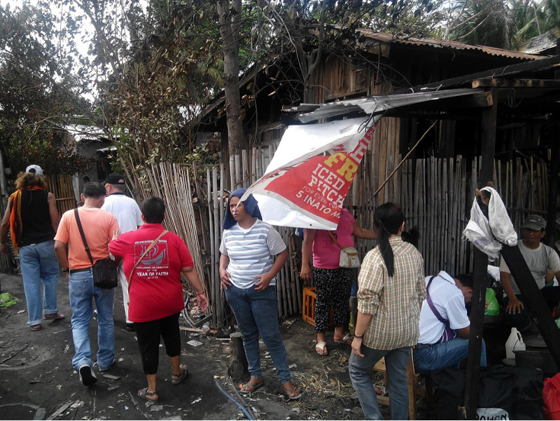 Abp Valles visits fire victims