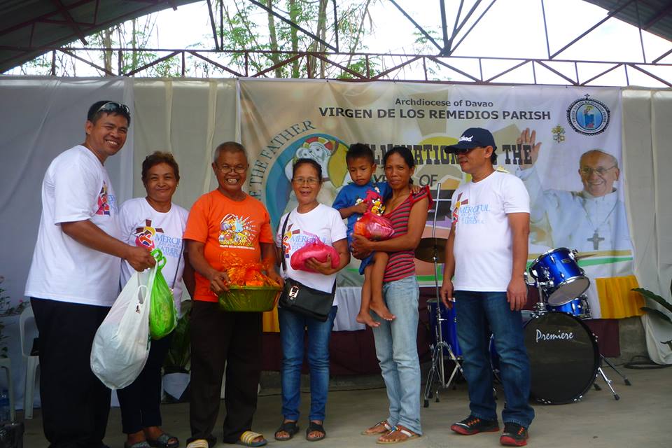 Indigent families gipasidunggan sa VDLR parish