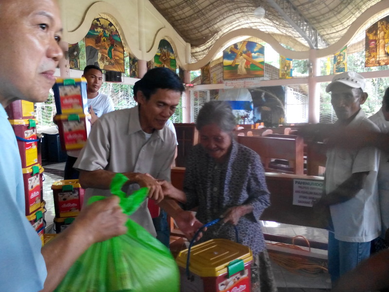 Gift giving Sto Niño Parish