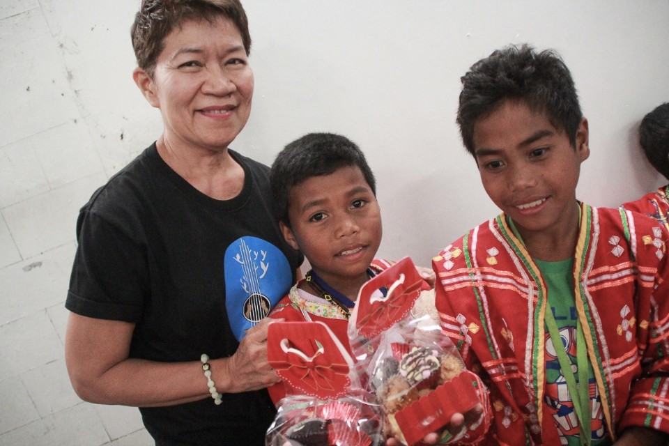 100 wishes for 100 indigenous kids from Marahan West Elementary School