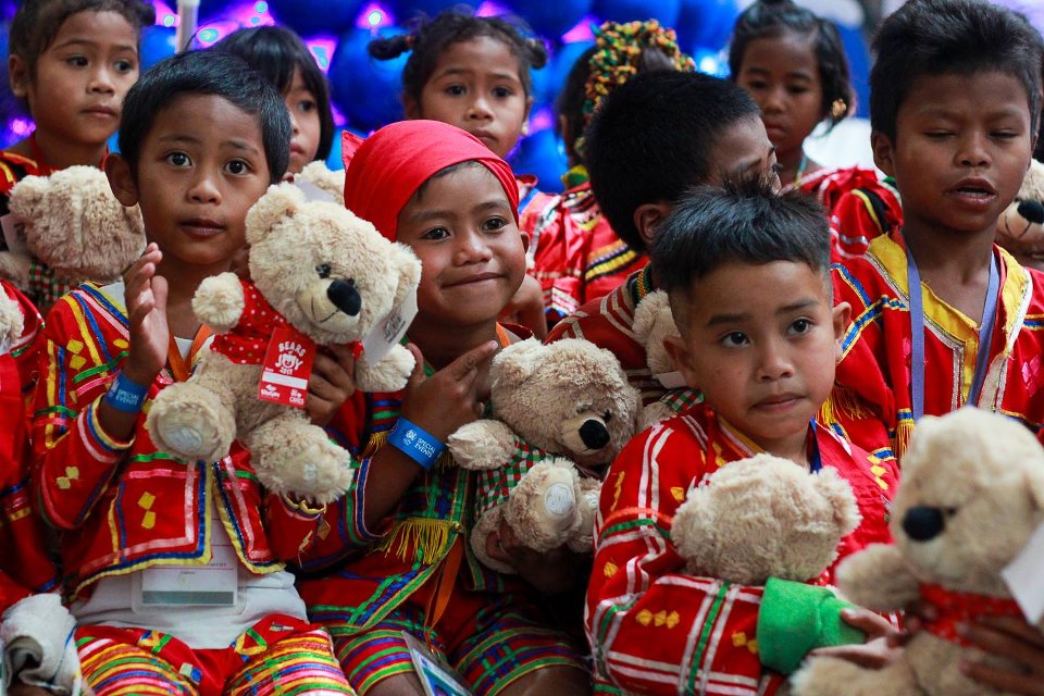 100 wishes for 100 indigenous kids from Marahan West Elementary School