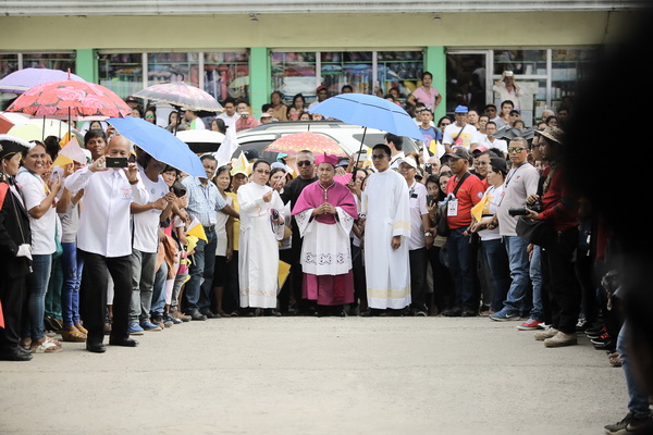 Bishop Abel Apigo, Davao Oriental’s New Bishop, Warmly Received by Faithful