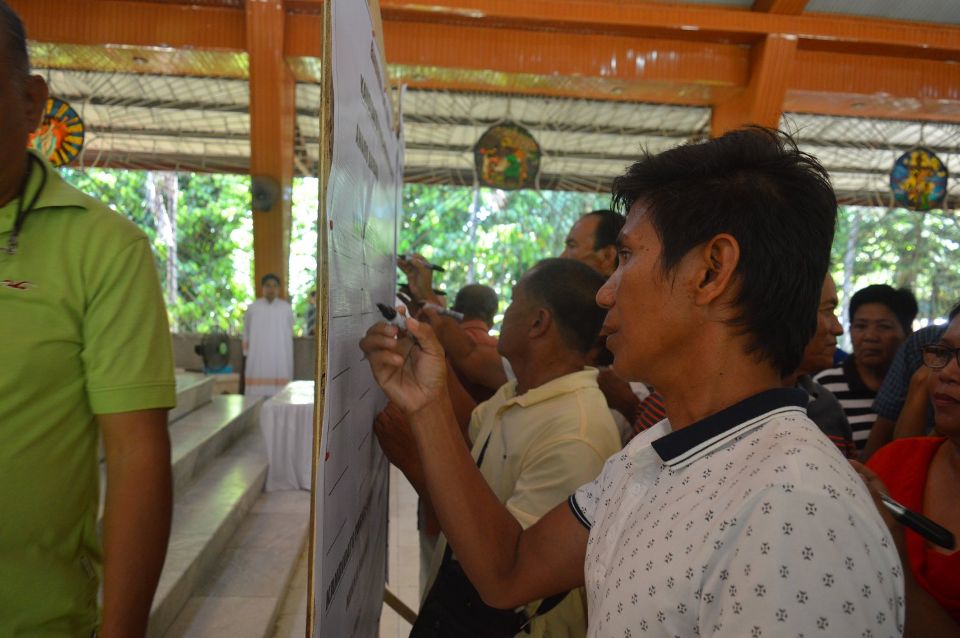 Election Candidates flock to Tibungco Parish before polls