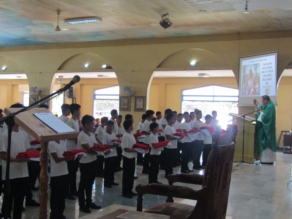 Mass servers investiture St. Mary of the Perpetual Rosary Parish