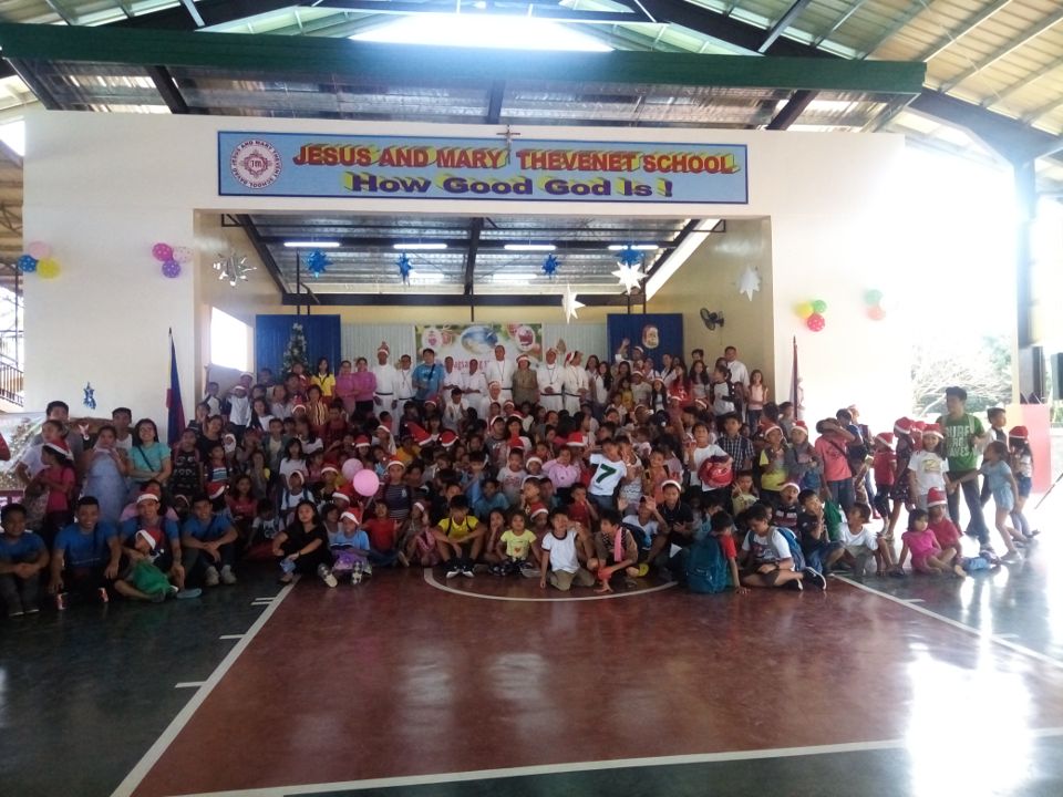 Religious of Jesus and Mary (RJM), Brothers of the Sacred Heart Christmas with less fortunate children at Jesus and Mary Thevenet School Gym, Bangkal