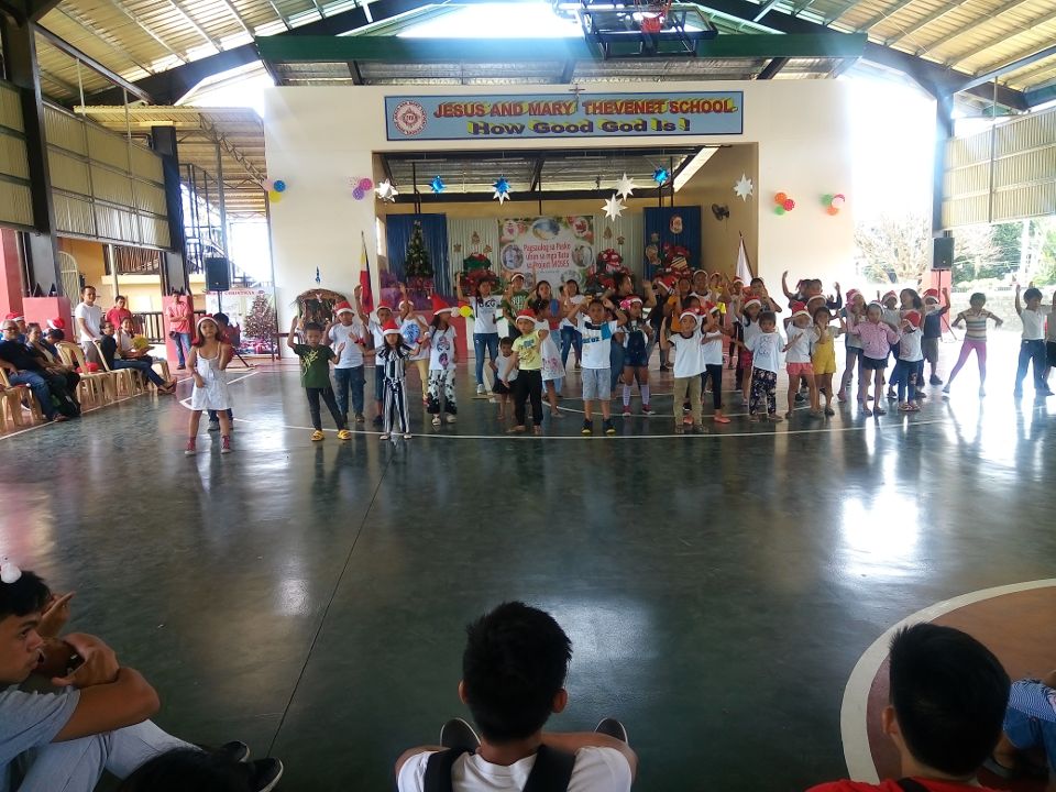 Religious of Jesus and Mary (RJM), Brothers of the Sacred Heart Christmas with less fortunate children at Jesus and Mary Thevenet School Gym, Bangkal