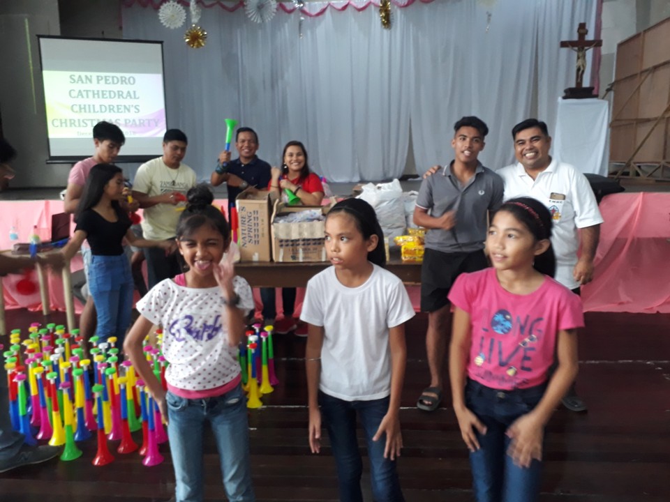 San Pedro Cathedral GKK Christmas Party for children