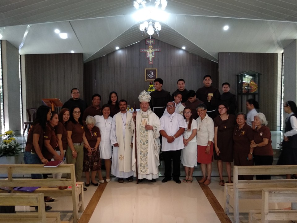 Lay Franciscans profess vows