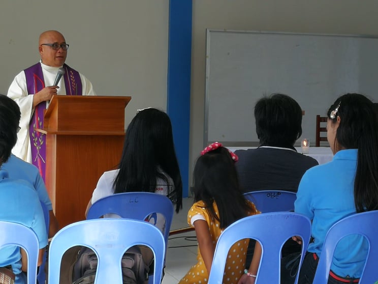 OLLP last Mass before covid-19 lockdown Fr. Henry Campeon