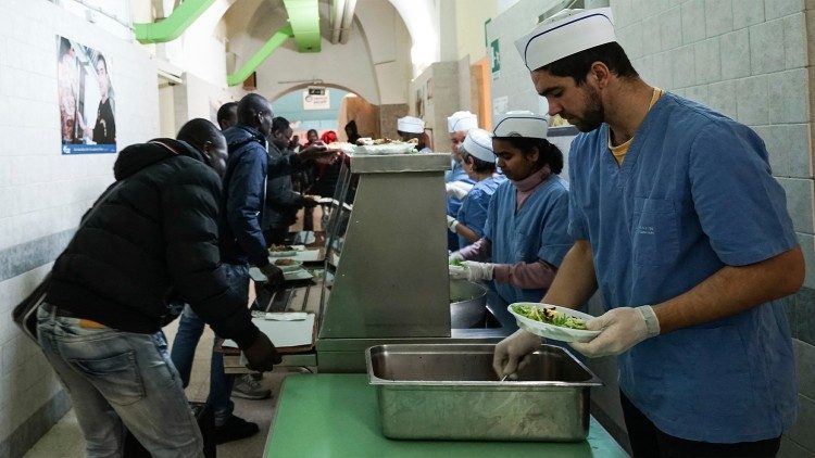 Free meals are served to migrants Francesca Napoli