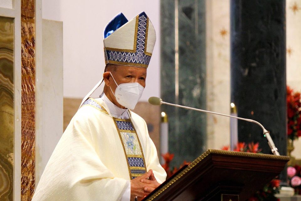 2021-06-25 Cardinal Advincula at the Manila Cathedral