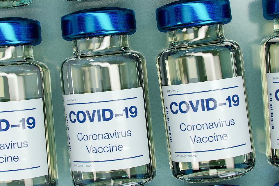 vaccine covid virus stock daniel schludi unsplash