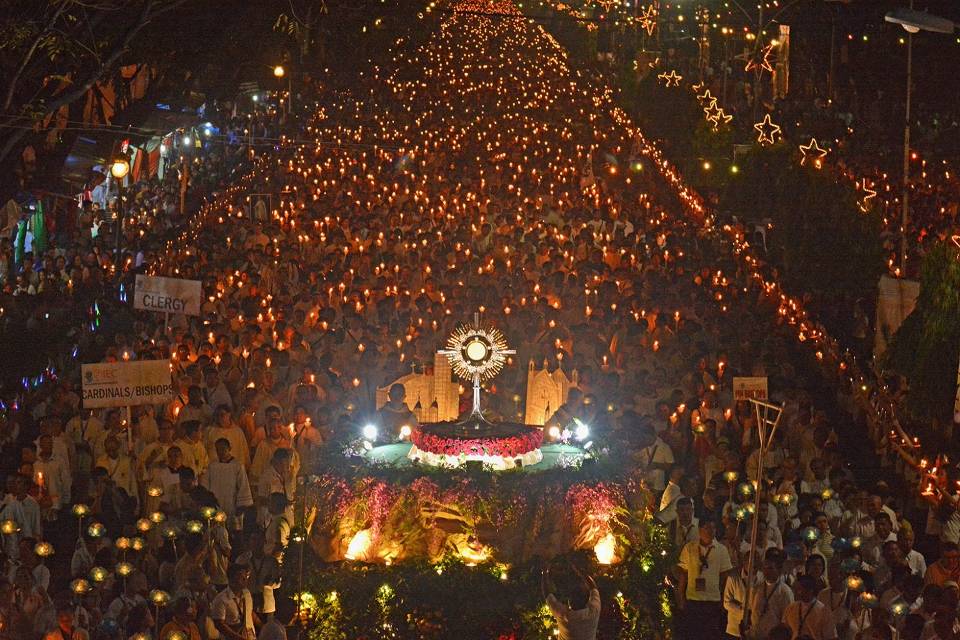 20160129 International Eucharistic Congress Procession Cebu City Roy Lagarde CBCP News