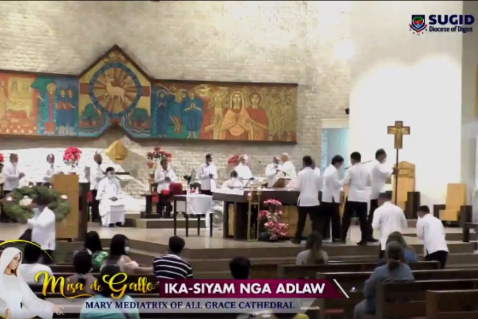 Misa de gallo at Mary Mediatrix of All Grace Cathedral screenshot