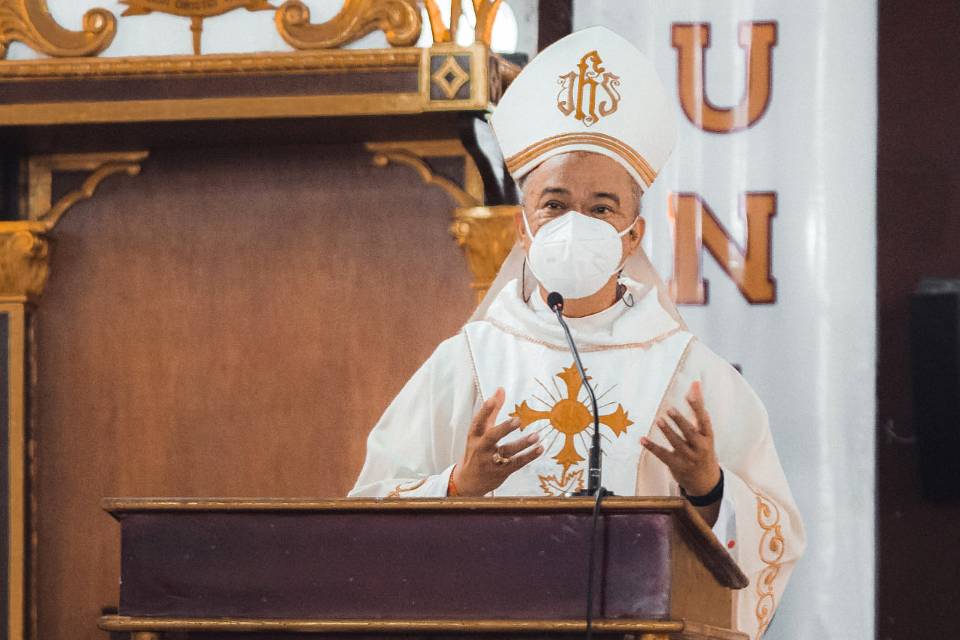 Bp Alminaza San Carlos Diocese SocCom