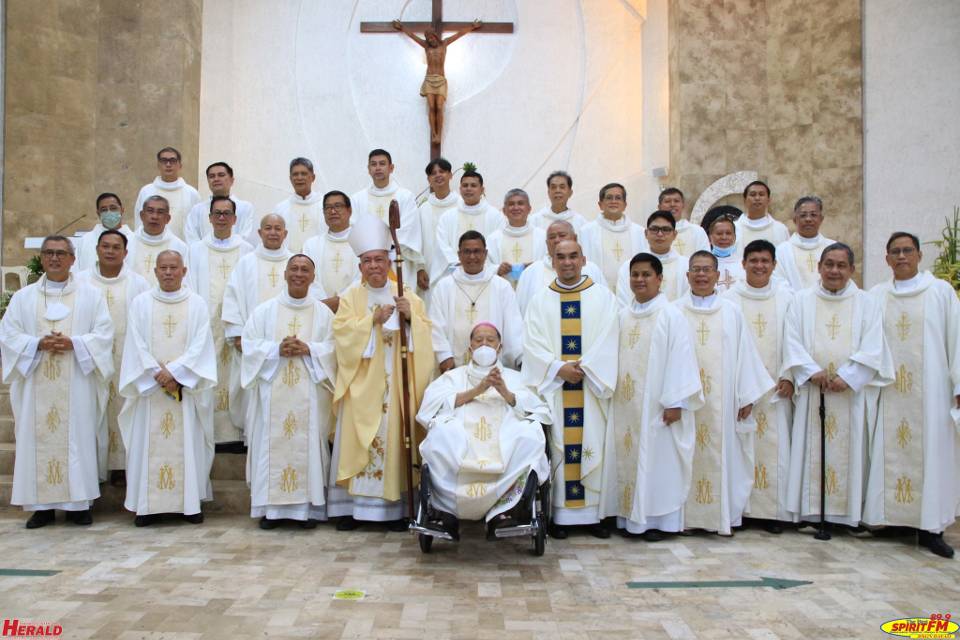 Sacramentinos with Diocesan Clergy