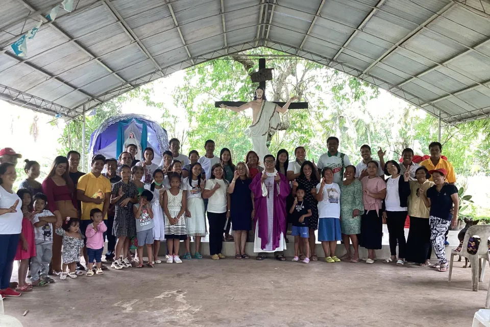 Mediatrix devotees gather at Spirituality Center, Babak