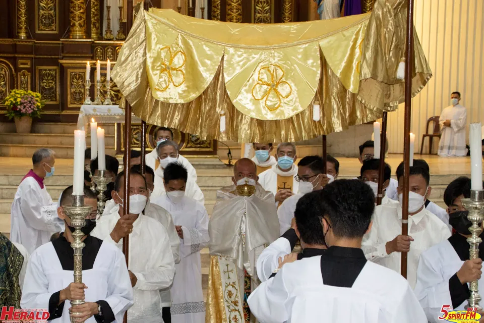 Reposition of the Blessed Sacrament - Holy Thursday 2022 at San Pedro Cathedral Parish