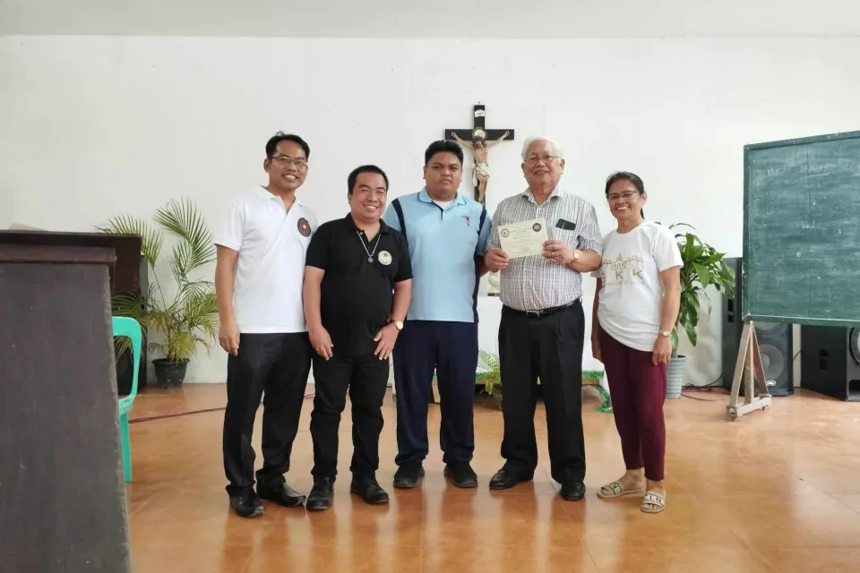 Extraordinary Ministers of Holy Communion (EMHC) San Miguel Parish Basic Refresher Course