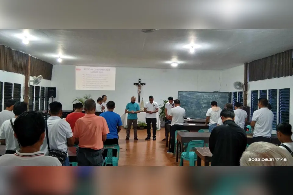 Extraordinary Ministers of Holy Communion (EMHC) San Miguel Parish Basic Refresher Course