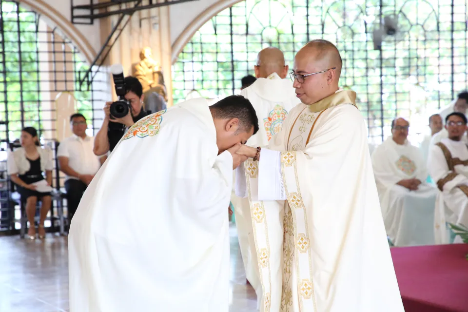 Rev Mark Jay Fiel Paña priestly ordination