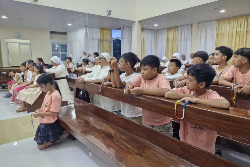 Padre Pio Kids praying rosary, St John Paul II Parish 2024, ‘One Million Children Praying the Holy Rosary’ campaign